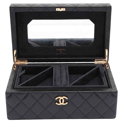 chanel trunk box